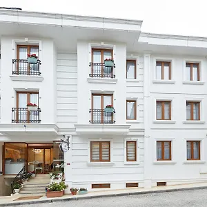 Albinas Old Hotel